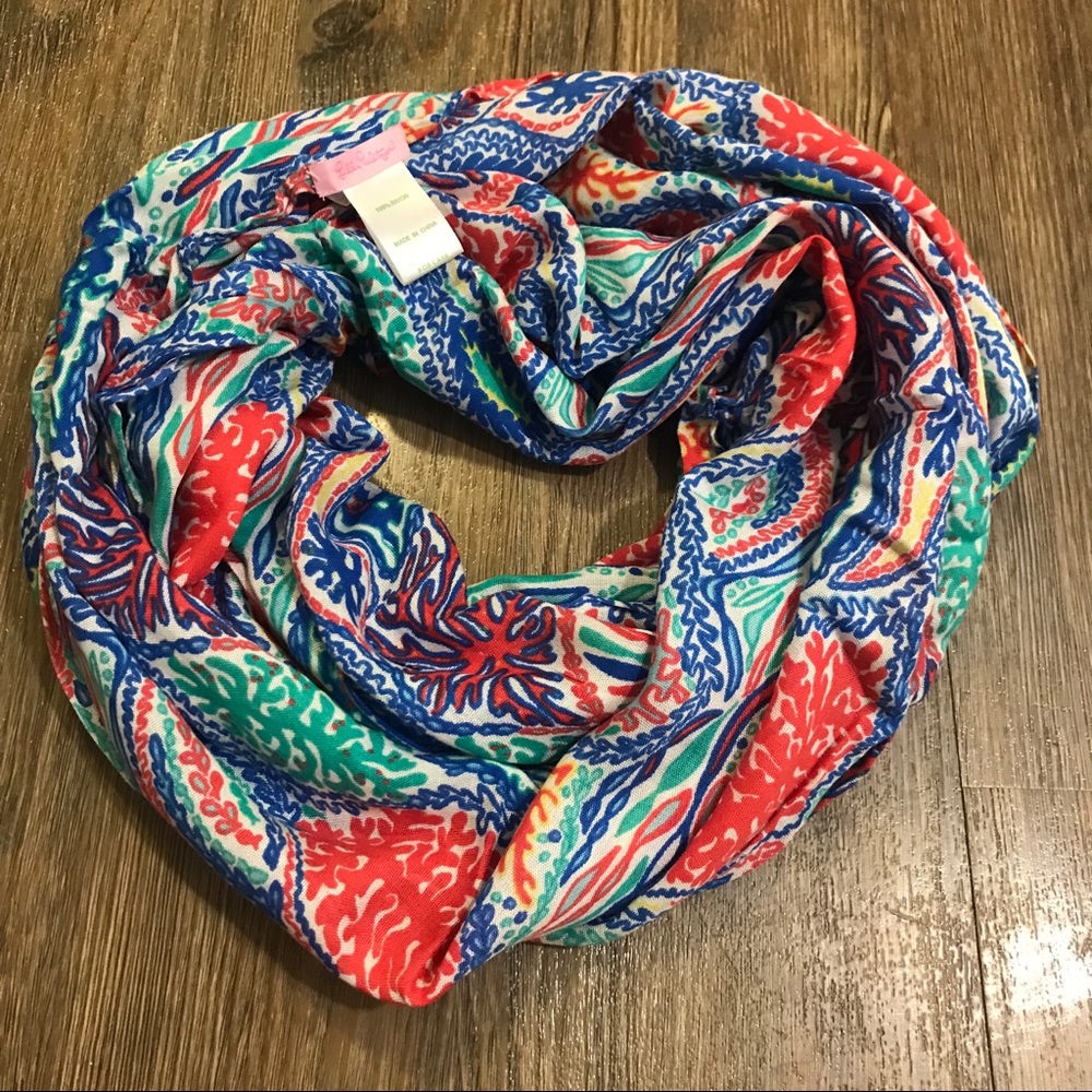 EUC Lilly Pulitzer Riley Scarf